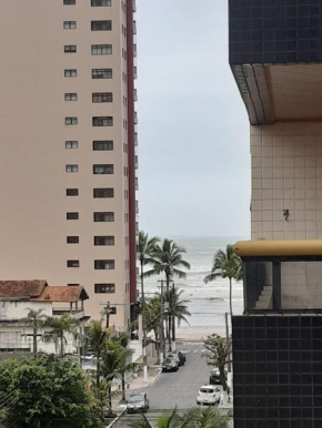 A180m da praia de Vila Caiçara